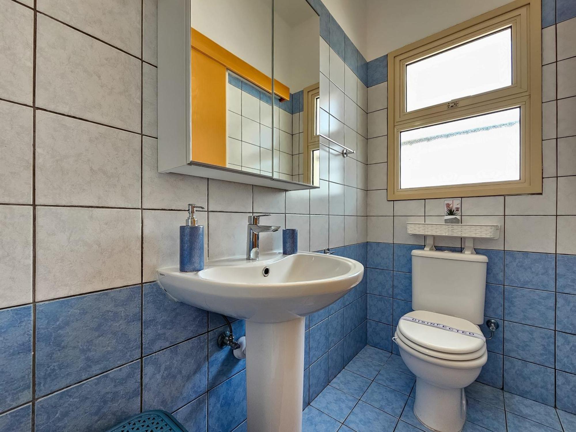 Aphrodites Pearl Luxury 3 Bed Apartment