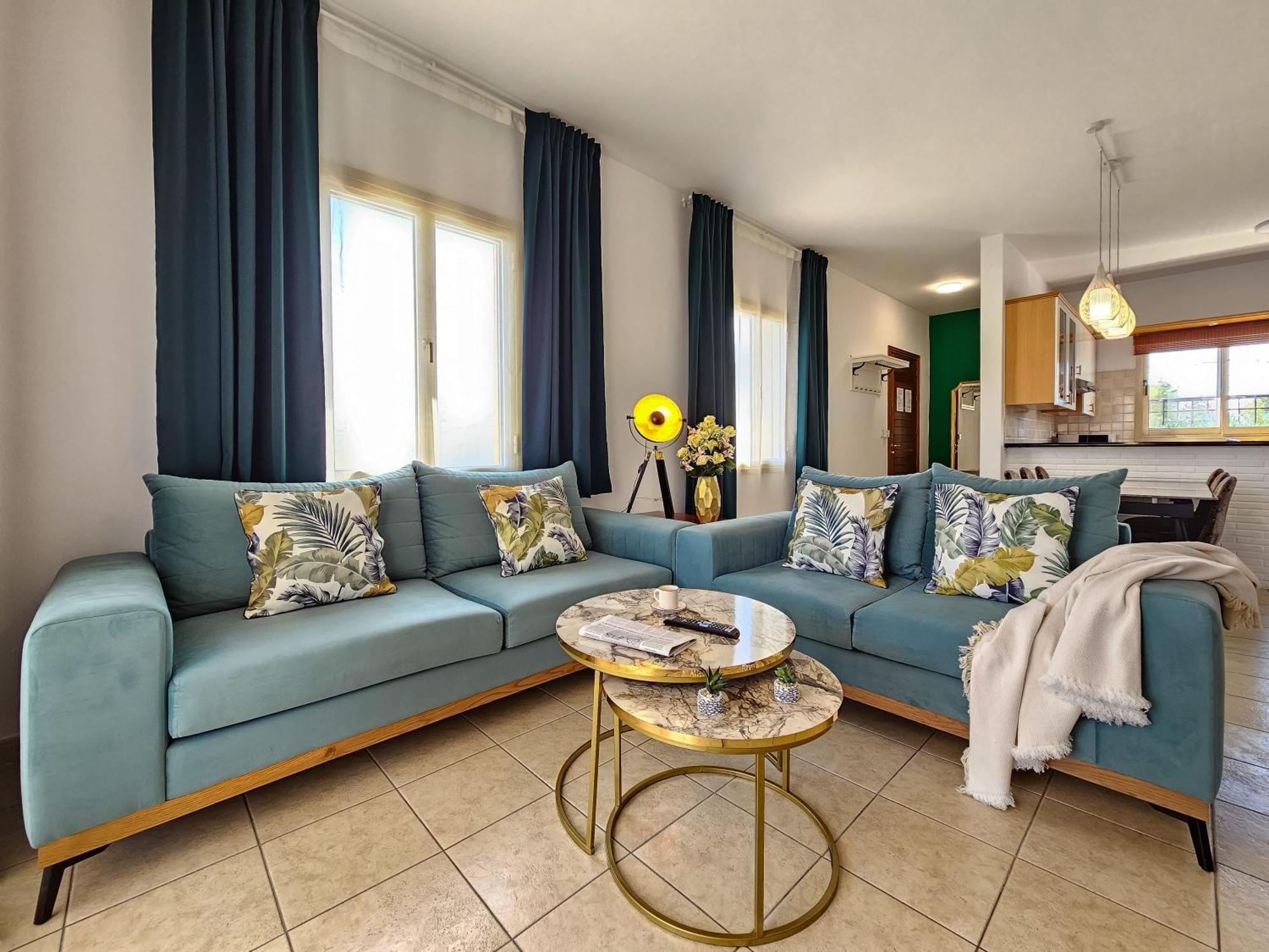 Aphrodites Pearl Luxury 3 Bed Apartment