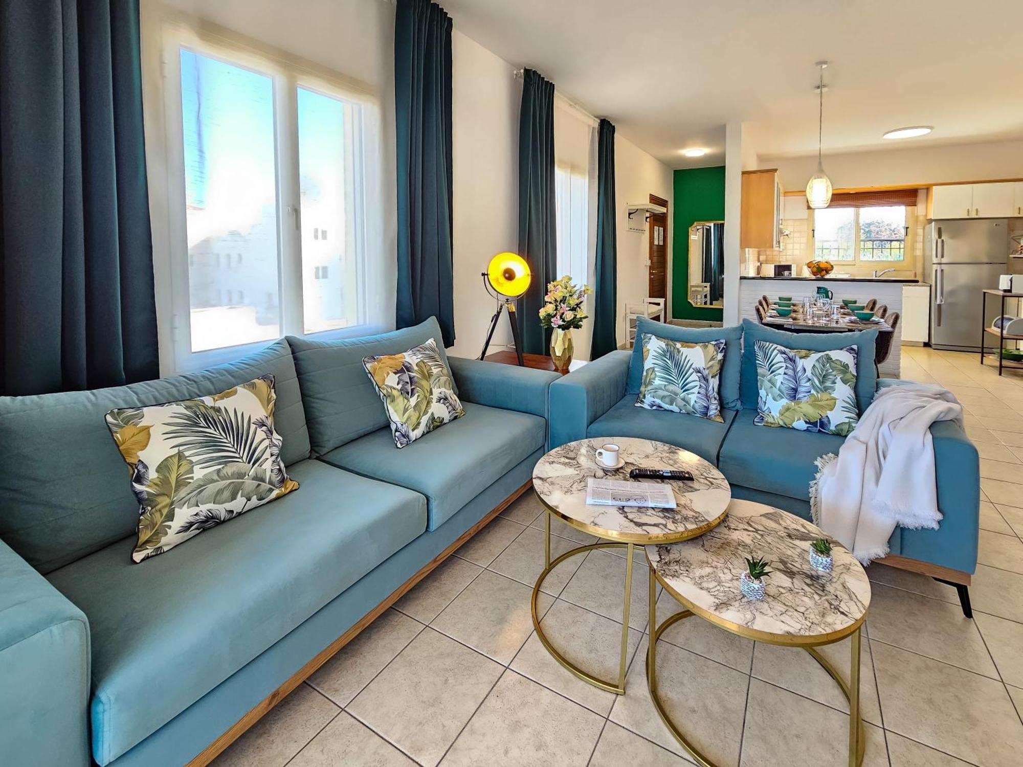 Aphrodites Pearl Luxury 3 Bed *